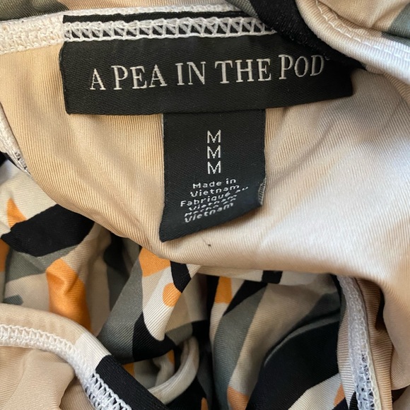 A pea in a pod ruffled one piece swimsuit - Picture 3 of 4